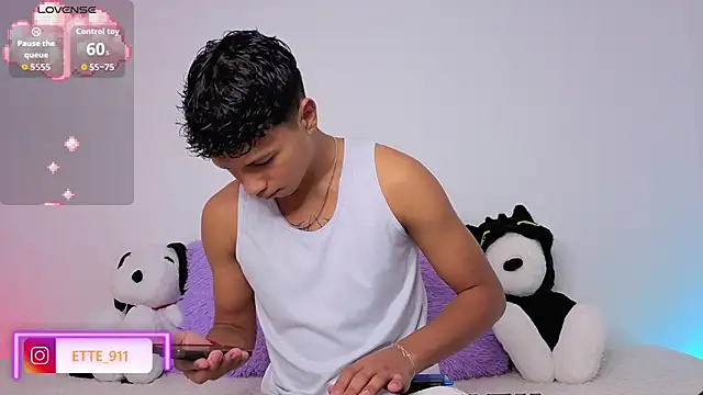 ETTE MOON online show from May 5, 4:37 am