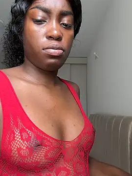 naiagilss online show from May 4, 4:54 pm