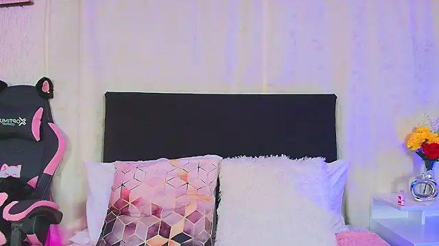 molly bick online show from May 1, 4:39 am