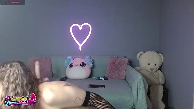 Snapshot of Bea_doll chatting on May 14, 1:13 am Bea doll online show from May 14, 1:13 am