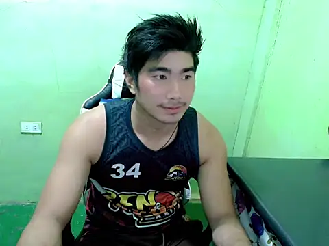 Snapshot of Hunkfireman chatting on July 5, 11:22 pm Hunkfireman online show from July 5, 11:22 pm