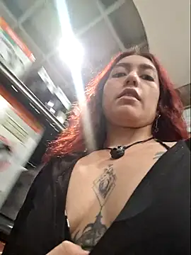 Snapshot of Ayleeen25 chatting on April 5, 10:38 pm Ayleeen25 online show from April 5, 10:38 pm