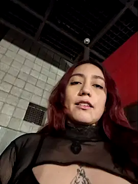 Snapshot of Ayleeen25 chatting on April 5, 1:12 am Ayleeen25 online show from April 5, 1:12 am