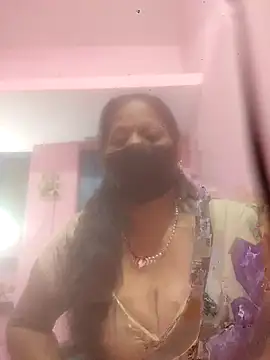 Snapshot of SEEMA_012 chatting on April 10, 5:36 am SEEMA 012 online show from April 10, 5:36 am