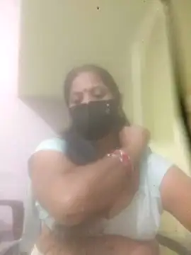 Snapshot of SEEMA_012 chatting on April 11, 5:48 am SEEMA 012 online show from April 11, 5:48 am