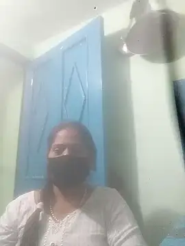 Snapshot of SEEMA_012 chatting on April 9, 7:25 am SEEMA 012 online show from April 9, 7:25 am