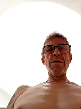 Snapshot of chris-sbh11 chatting on June 12, 4:49 pm chris-sbh11 online show from June 12, 4:49 pm