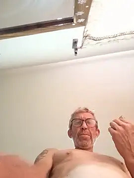 Snapshot of chris-sbh11 chatting on May 24, 7:14 pm chris-sbh11 online show from May 24, 7:14 pm
