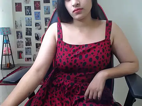 Snapshot of Kinky_babyy chatting on April 6, 6:25 am Kinky babyy online show from April 6, 6:25 am