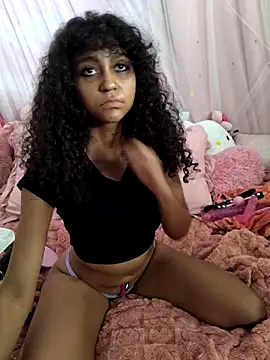 Snapshot of mia_hart chatting on June 19, 3:12 am mia hart online show from June 19, 3:12 am