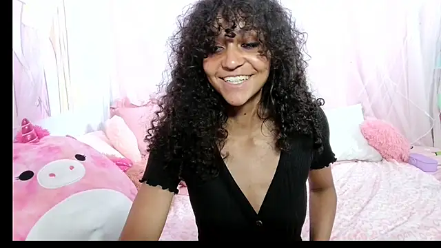 Snapshot of mia_hart chatting on May 29, 4:29 am mia hart online show from May 29, 4:29 am