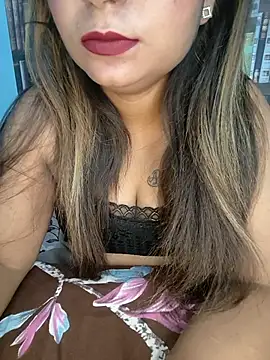 Snapshot of velvet-charmm chatting on April 6, 5:52 am velvet-charmm online show from April 6, 5:52 am