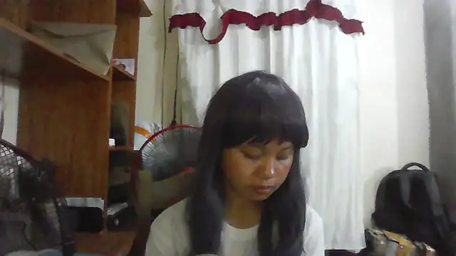 Snapshot of BethelScholnick chatting on April 23, 12:29 pm BethelScholnick online show from April 23, 12:29 pm