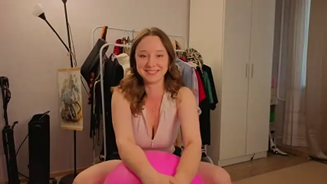 hunny ines online show from June 5, 5:07 pm