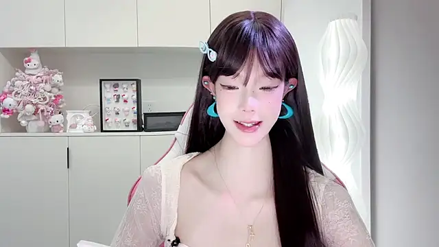 -Moonshine online show from April 10, 10:00 am