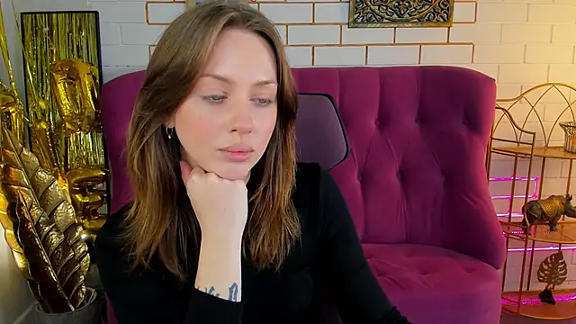 MeganClapp online show from April 14, 5:23 am