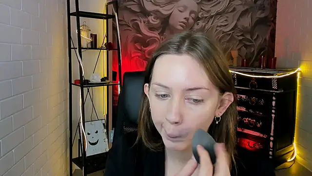 MeganClapp online show from April 18, 5:10 am