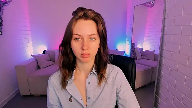 MeganClapp online show from April 15, 5:13 am
