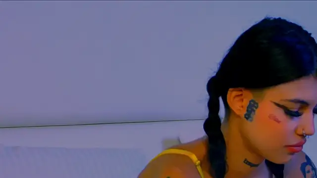 YasminnStorm online show from June 25, 4:32 am