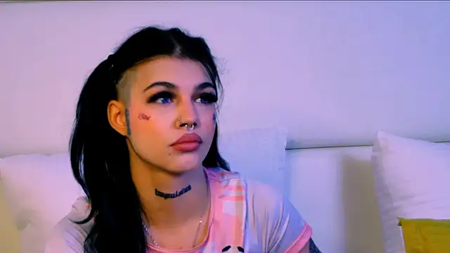 YasminnStorm online show from June 17, 4:12 am