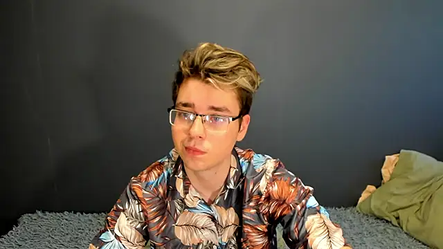 zeriax online show from June 20, 2:05 am