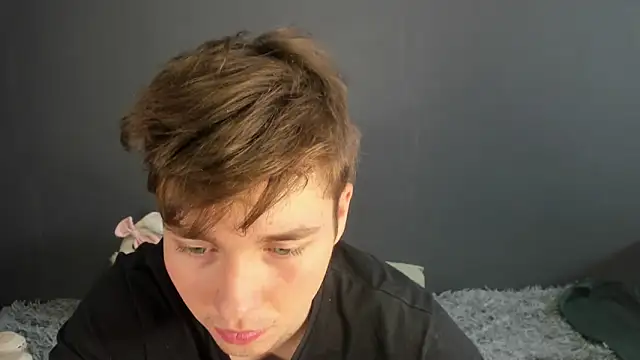 Snapshot of zeriax chatting on April 5, 3:24 am zeriax online show from April 5, 3:24 am