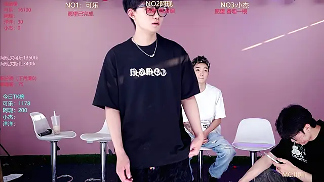 w-lucky02 online show from May 10, 10:19 am