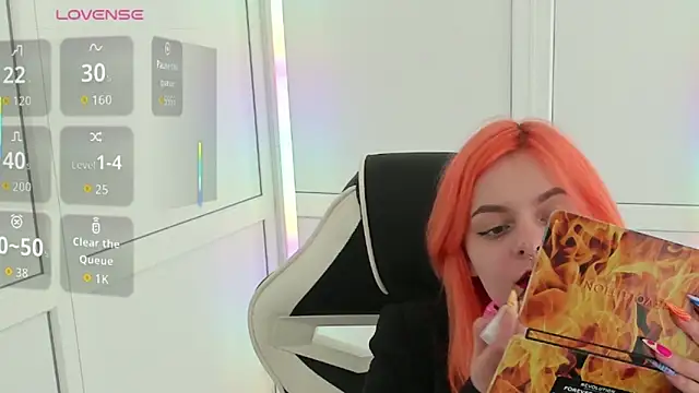 NightLeaf online show from April 8, 1:12 pm