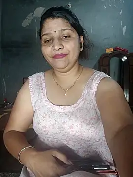 Snapshot of Riyashrma001 chatting on April 25, 6:38 pm Riyashrma001 online show from April 25, 6:38 pm