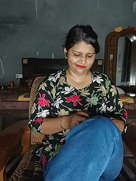 Snapshot of Riyashrma001 chatting on May 15, 5:11 pm Riyashrma001 online show from May 15, 5:11 pm