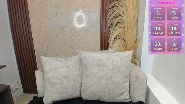 Atiena  online show from May 13, 6:37 pm