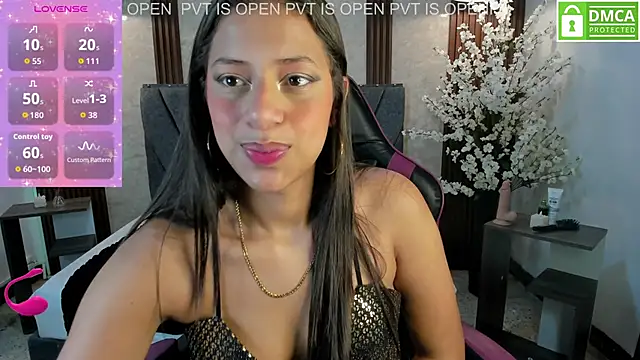 Atiena  online show from May 1, 11:10 pm