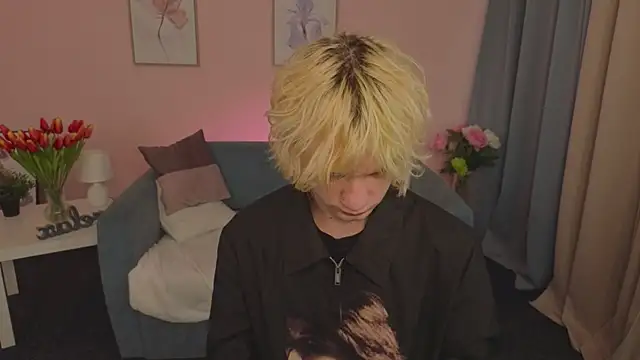 JameMilann online show from May 16, 6:12 am