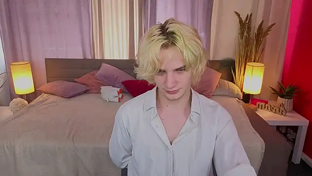 JameMilann online show from April 23, 12:29 pm