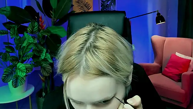 MicheleMarsh online show from April 4, 11:17 am