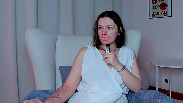 kirarogersss online show from May 21, 4:04 pm
