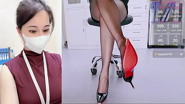 Snapshot of -Sophia-99 chatting on May 28, 12:44 pm -Sophia-99 online show from May 28, 12:44 pm