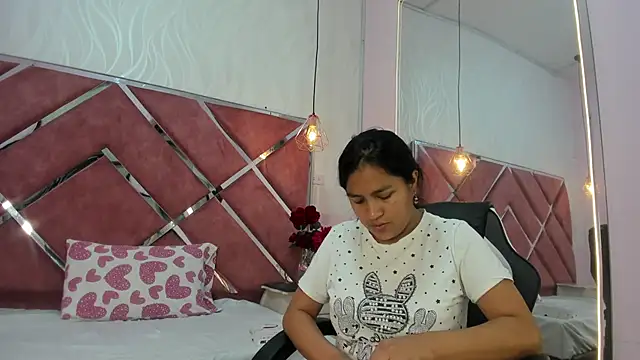 AprilMiiller online show from May 21, 12:57 pm