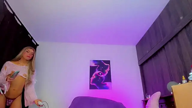 Snapshot of delivale chatting on April 4, 12:06 am delivale online show from April 4, 12:06 am