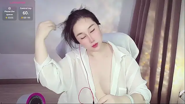 Snapshot of Eva-000 chatting on July 18, 12:47 pm Eva-000 online show from July 18, 12:47 pm