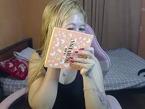 yourlenda online show from May 25, 1:27 am