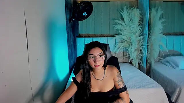 KendallMeyers online show from April 19, 4:57 am