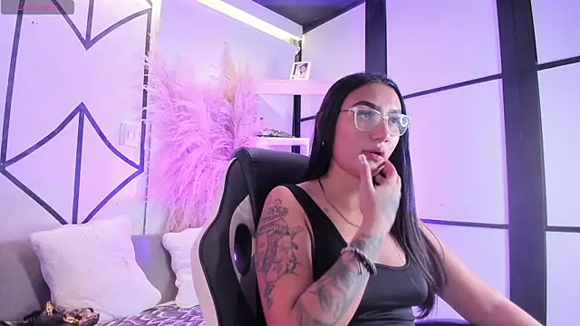 KendallMeyers online show from April 12, 4:49 am