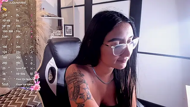 KendallMeyers online show from April 13, 7:34 am