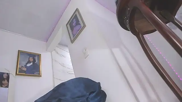 amazing vivi online show from June 12, 1:36 am