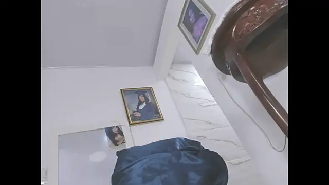 amazing vivi online show from May 5, 3:42 am