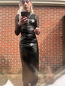 michelle310 online show from April 12, 1:25 pm