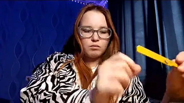 Snapshot of Sheriscute chatting on April 4, 1:39 pm Sheriscute online show from April 4, 1:39 pm