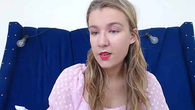 Yennyloves online show from May 31, 2:01 pm