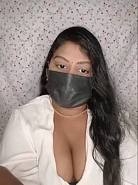 Romantic Woman online show from June 17, 6:18 pm